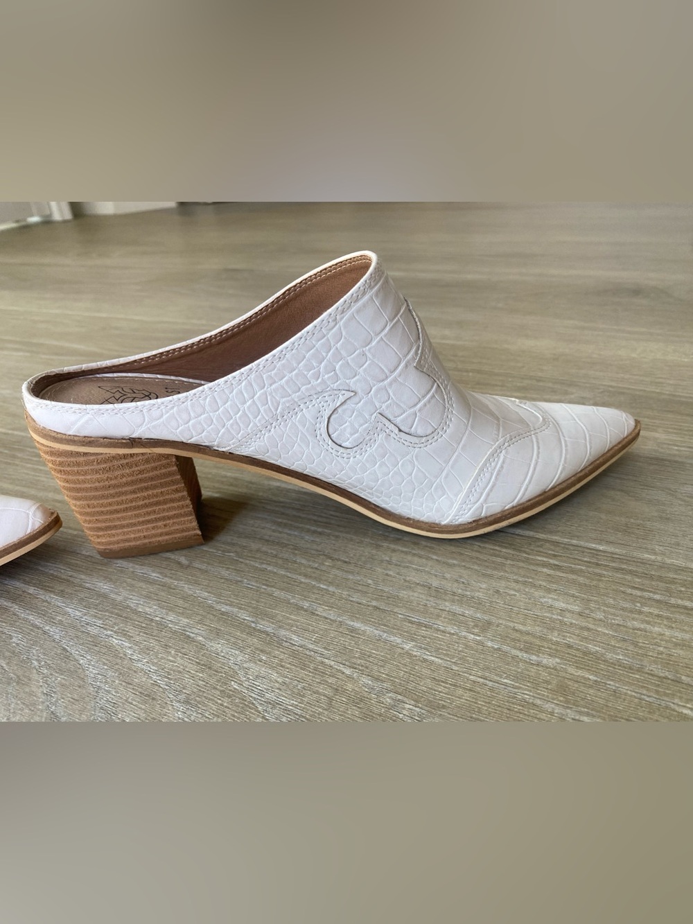 BEAST FASHION White Croc-Embossed Leather Mule Boots with Stacked Heel size 9 - Picture 6 of 12